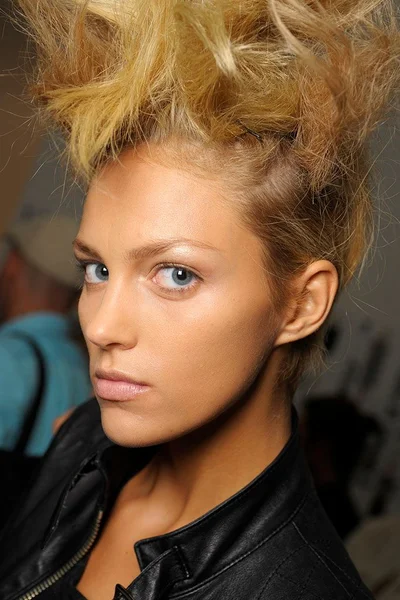 Look 7